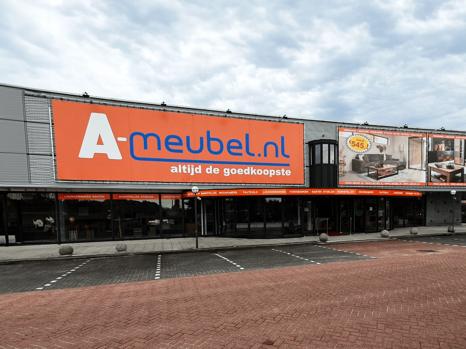 Woonwinkel A-meubel Alphen aan den Rijn