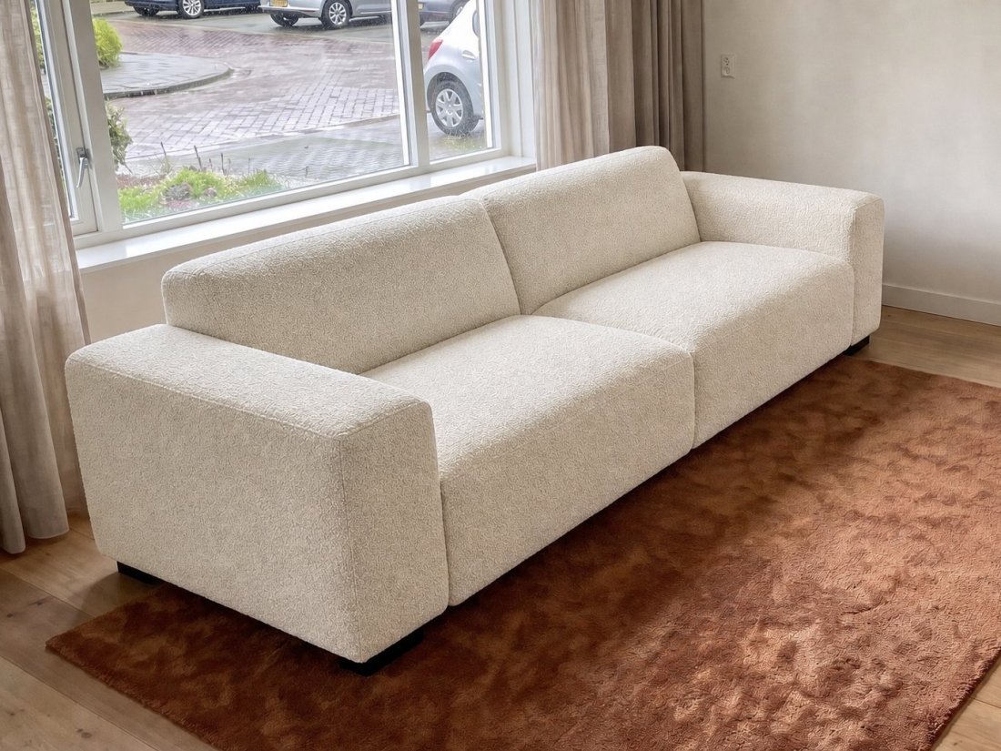 Veenendaal 2.5 Zits Bank in creme – kleurimpressie – A-meubel