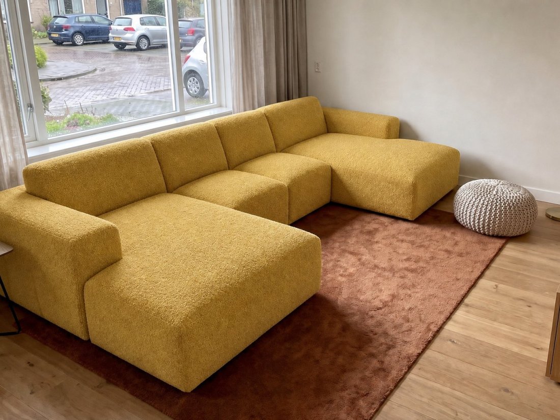 Veenendaal Longchair + 2 Zits + Longchair in geel – kleurimpressie – A-meubel