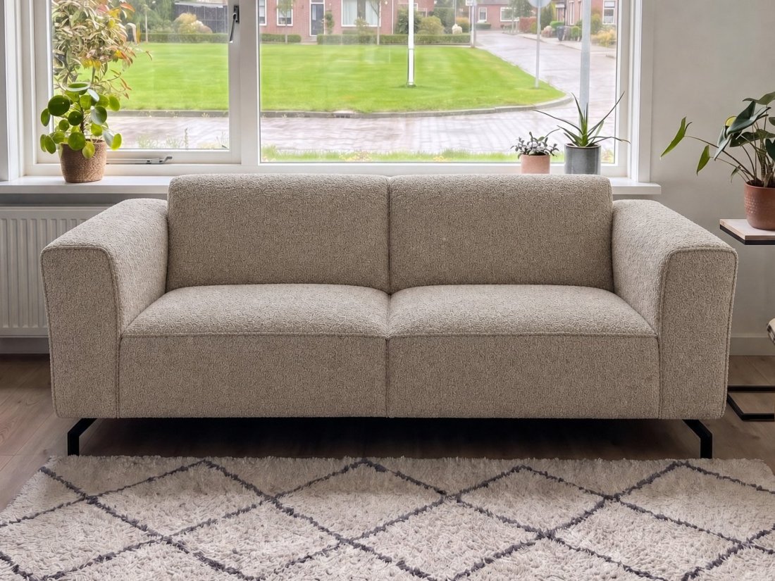 Wolvega 3 Zits Bank in taupe – kleurimpressie – A-meubel